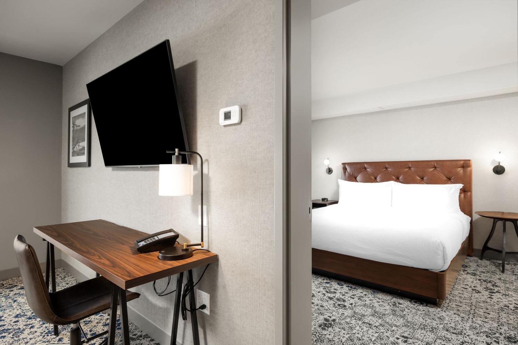 Four Points By Sheraton Airport Hotel 3*