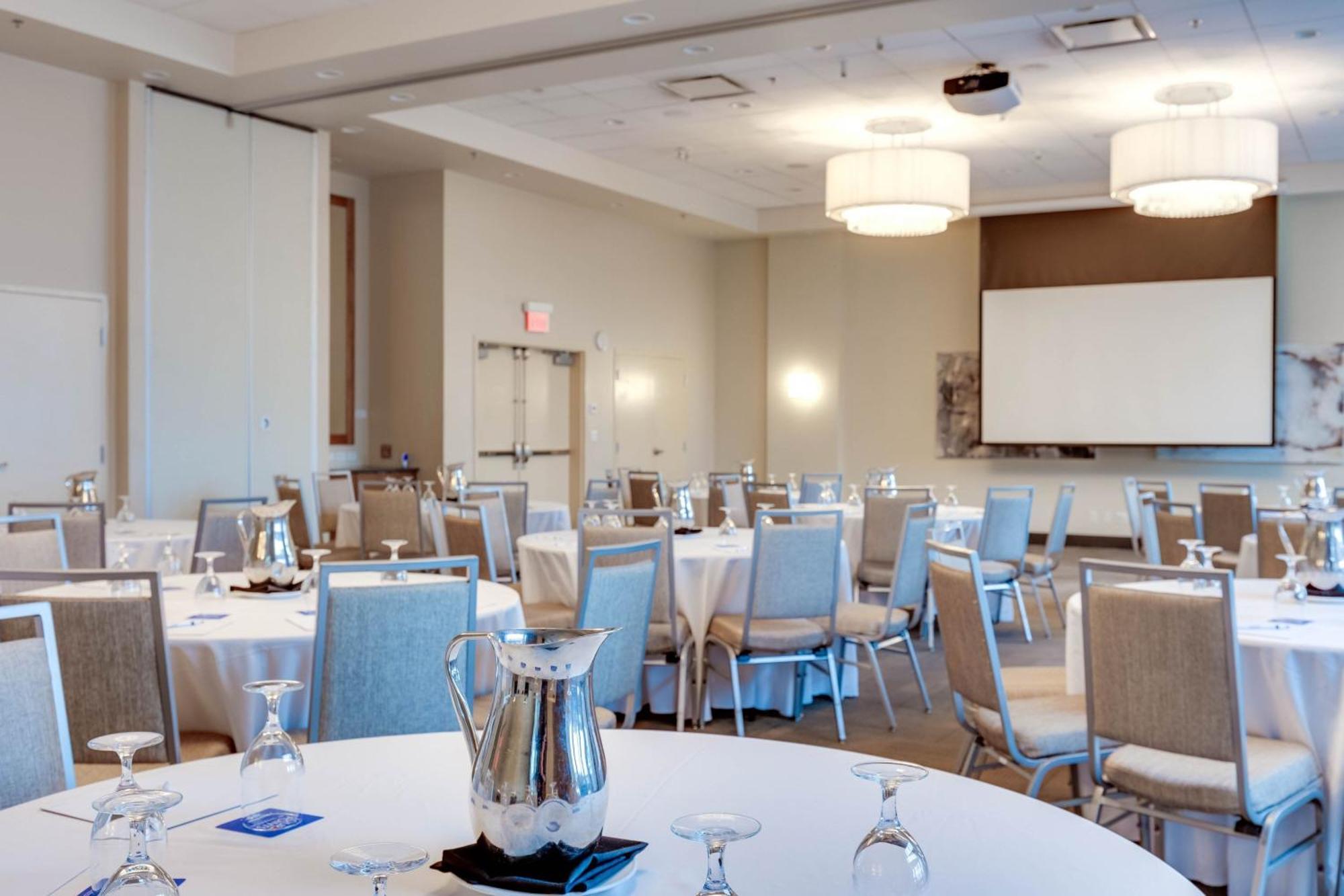 Hotel Four Points By Sheraton Airport Kelowna