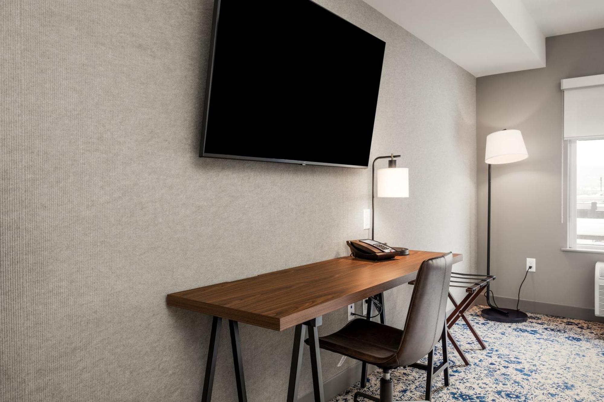 Four Points By Sheraton Airport 3* Kelowna