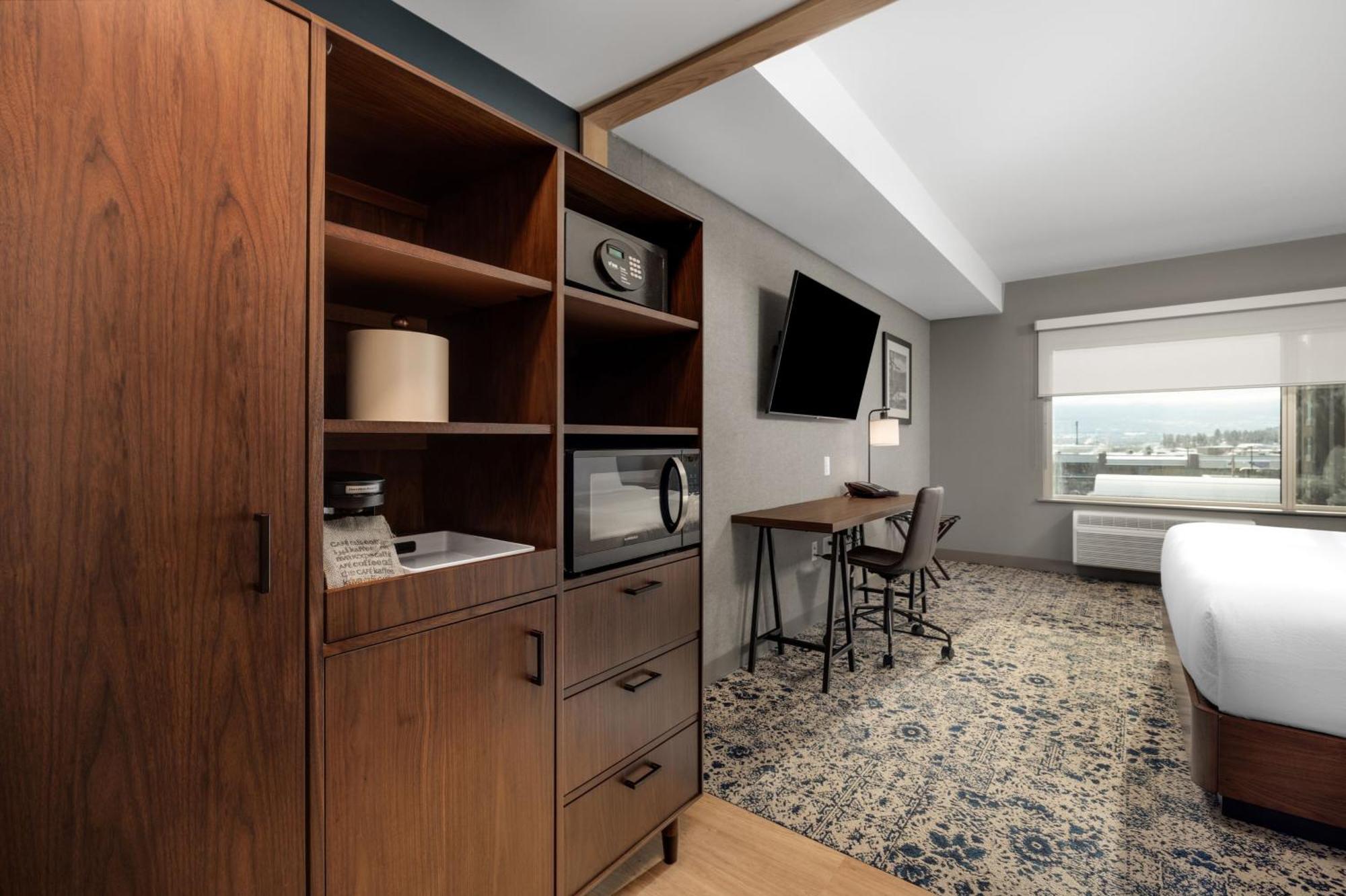 Four Points By Sheraton Airport
