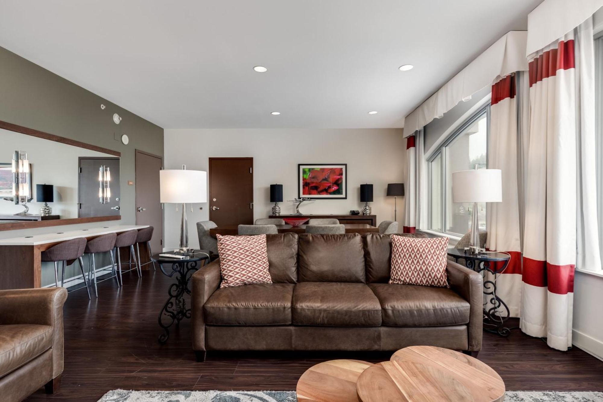 Four Points By Sheraton Airport Hotel Kelowna