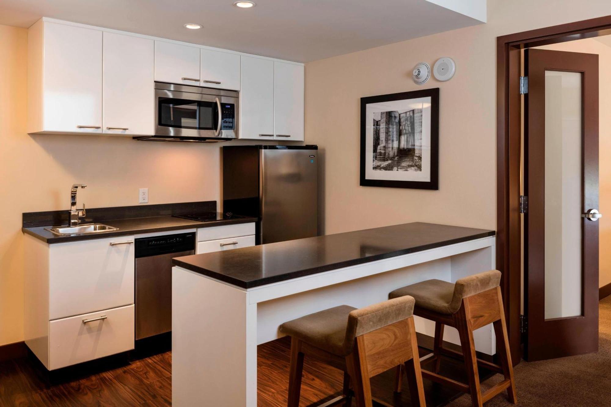 Four Points By Sheraton Airport 3* Kelowna