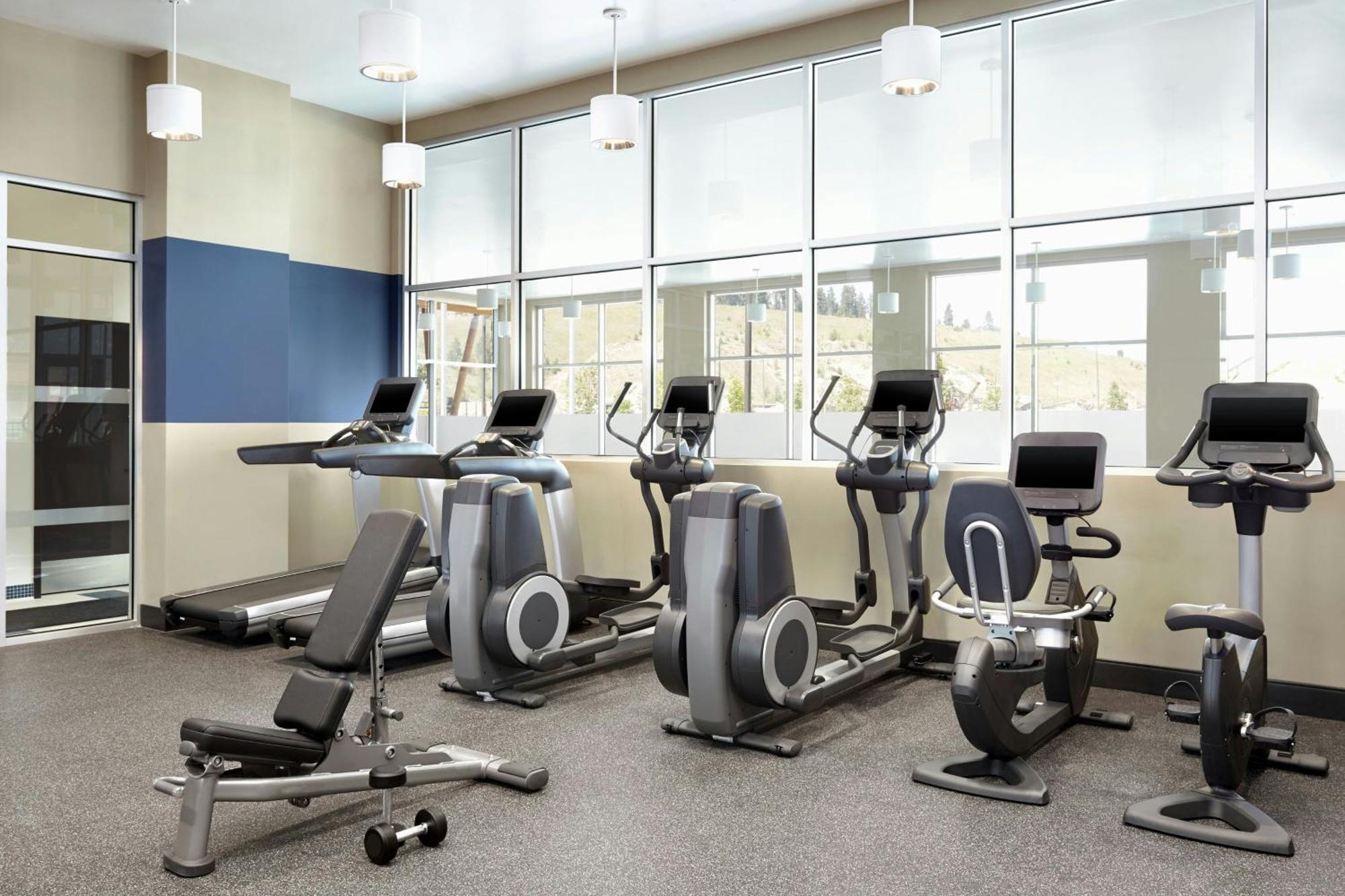Four Points By Sheraton Airport Hotel 3*